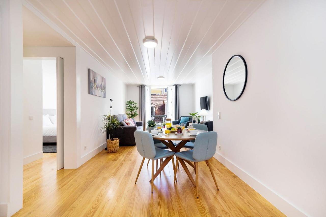 Amazing 1Bdr Apartment In Chiado By Lovelystay リスボン エクステリア 写真